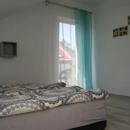 Kama Bed & Breakfast *